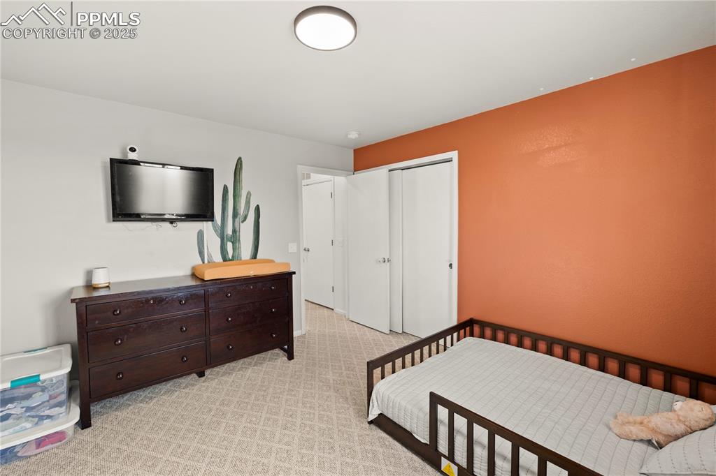 Image 28 of 45: Bedroom