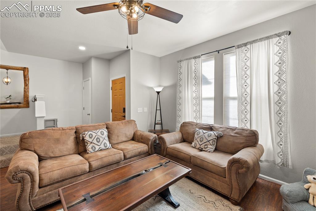 Image 7 of 45: Living Room