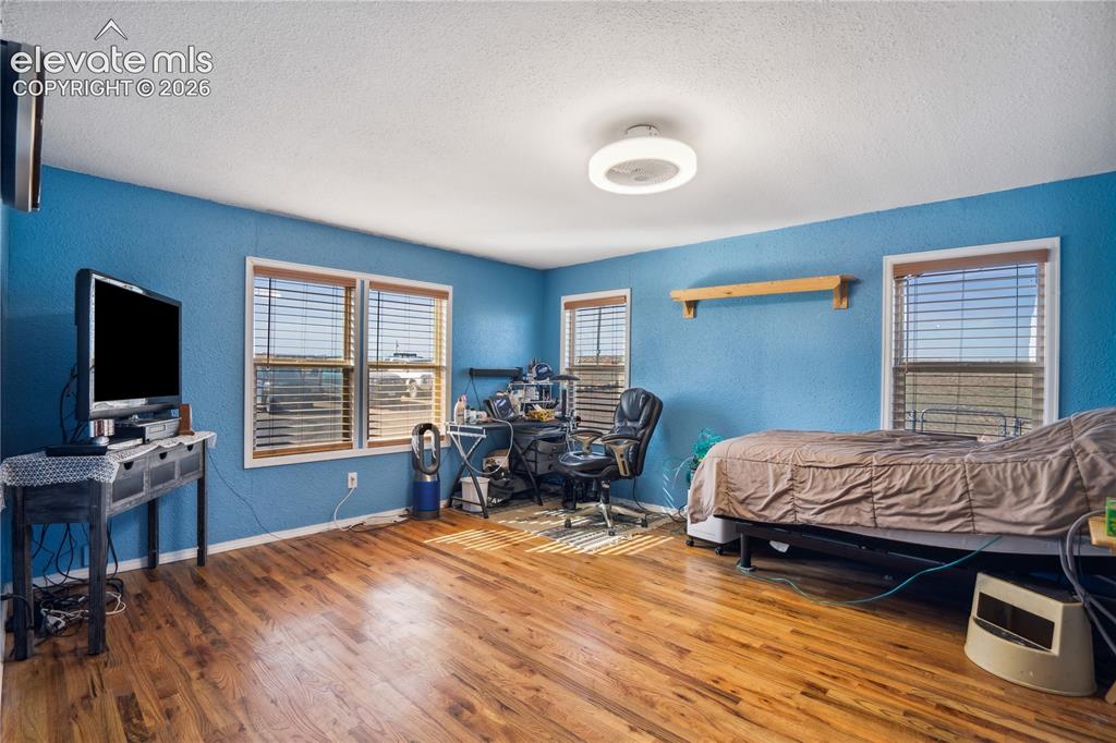 Image 12 of 28: Bedroom