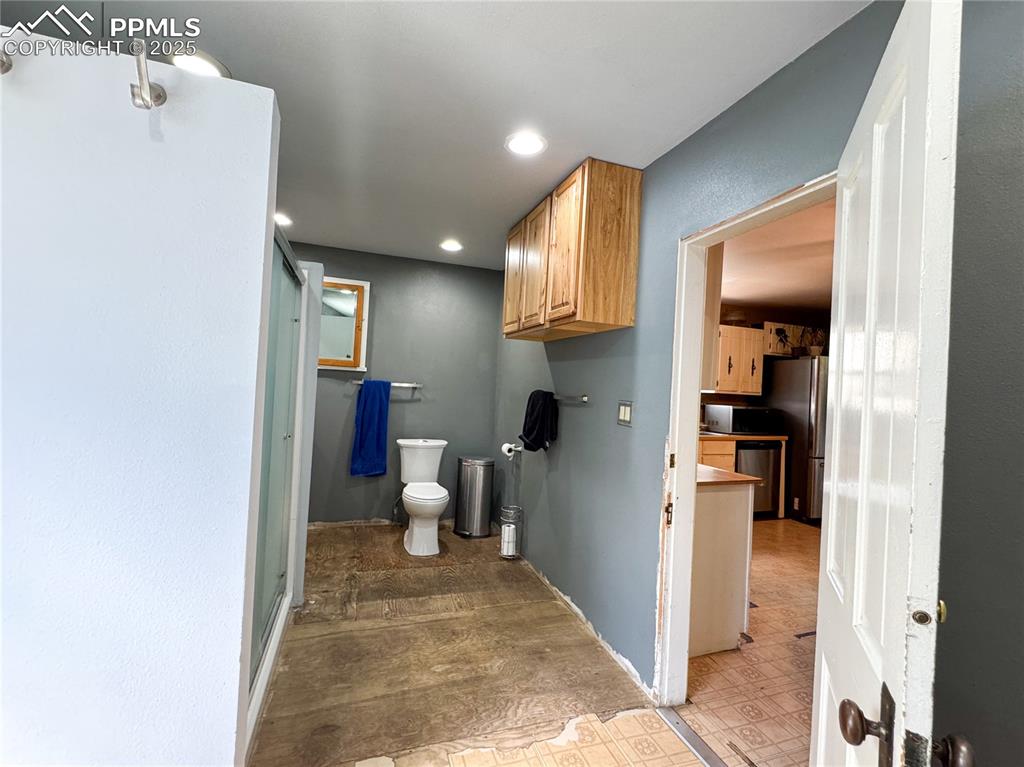 Image 15 of 23: Bathroom