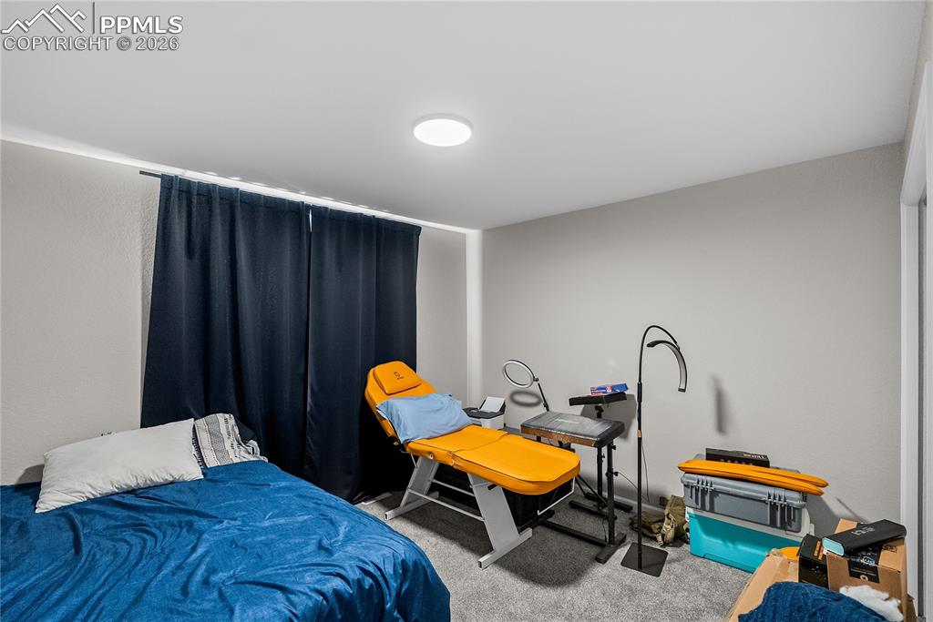 Image 22 of 33: Bedroom