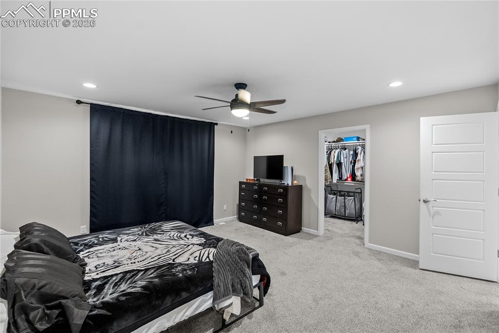 Image 23 of 33: Bedroom