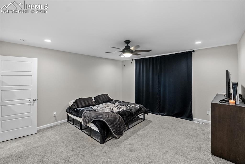 Image 24 of 33: Bedroom