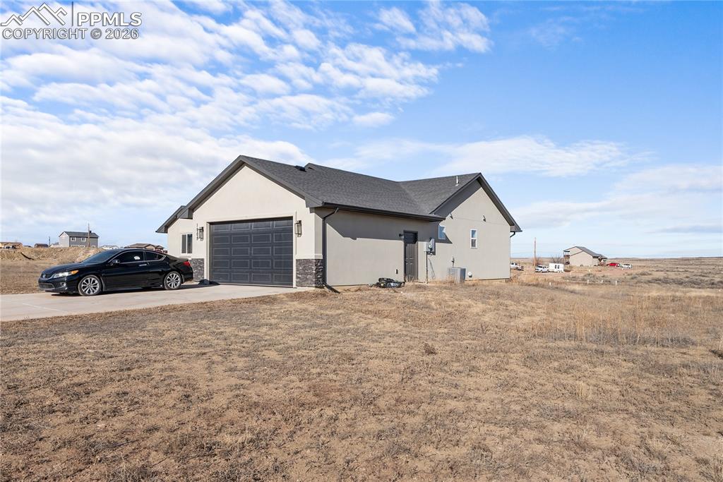 Image 3 of 33: Side of Structure