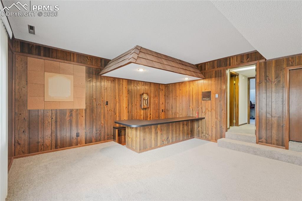 Image 37 of 48: Family Room