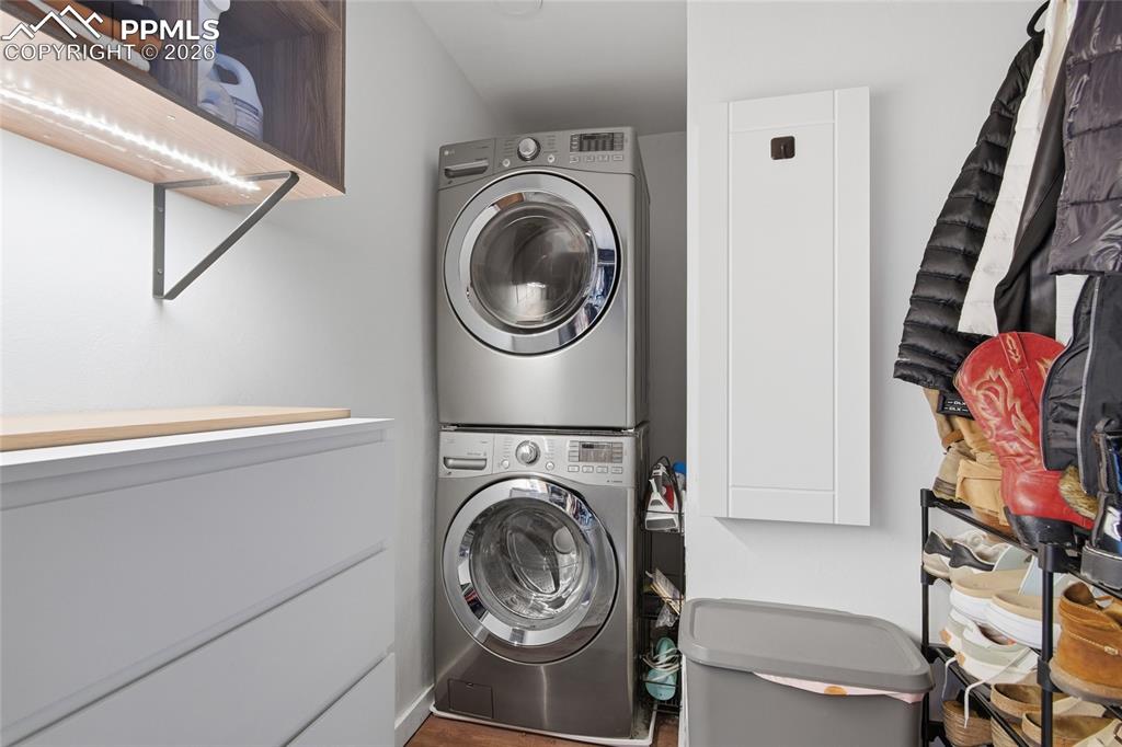 Image 20 of 42: Laundry