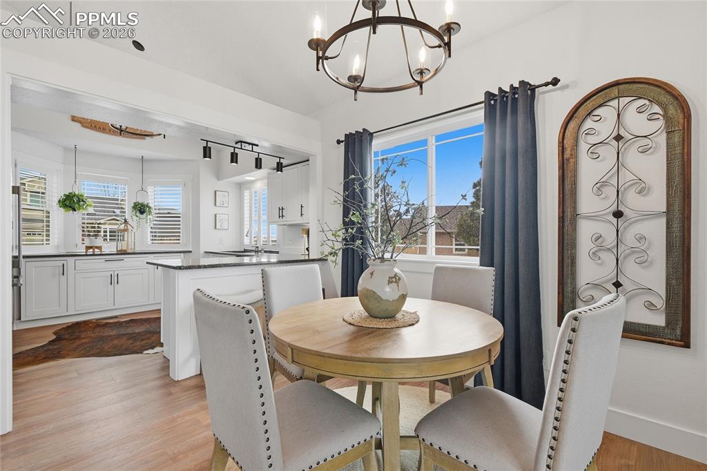 Image 6 of 42: Dining Area