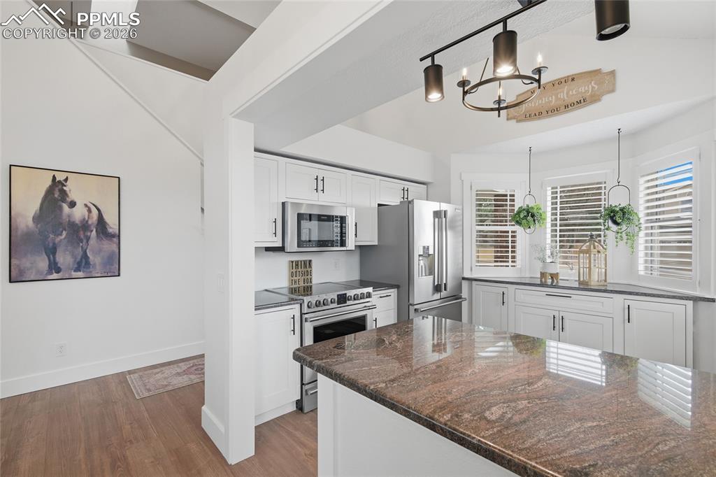 Image 8 of 42: Kitchen