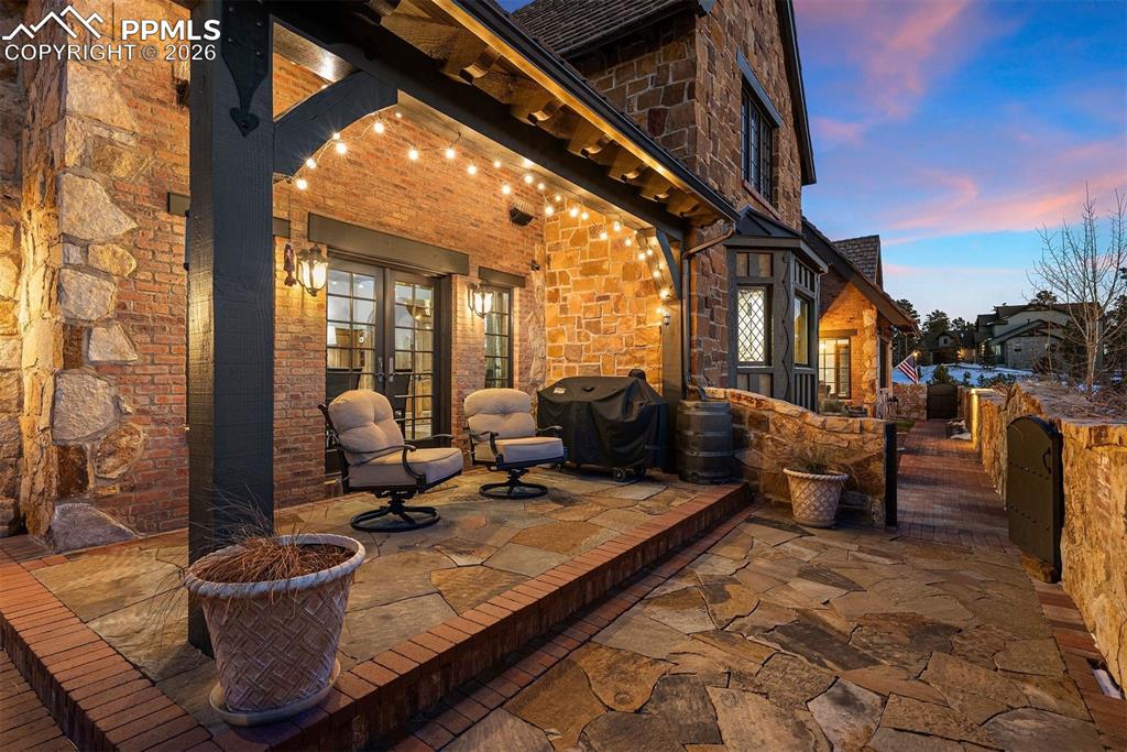 Image 8 of 50: Patio