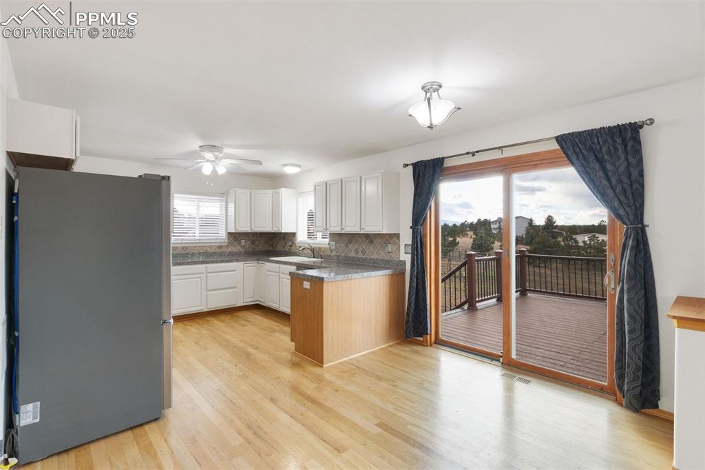 Image 6 of 41: Kitchen