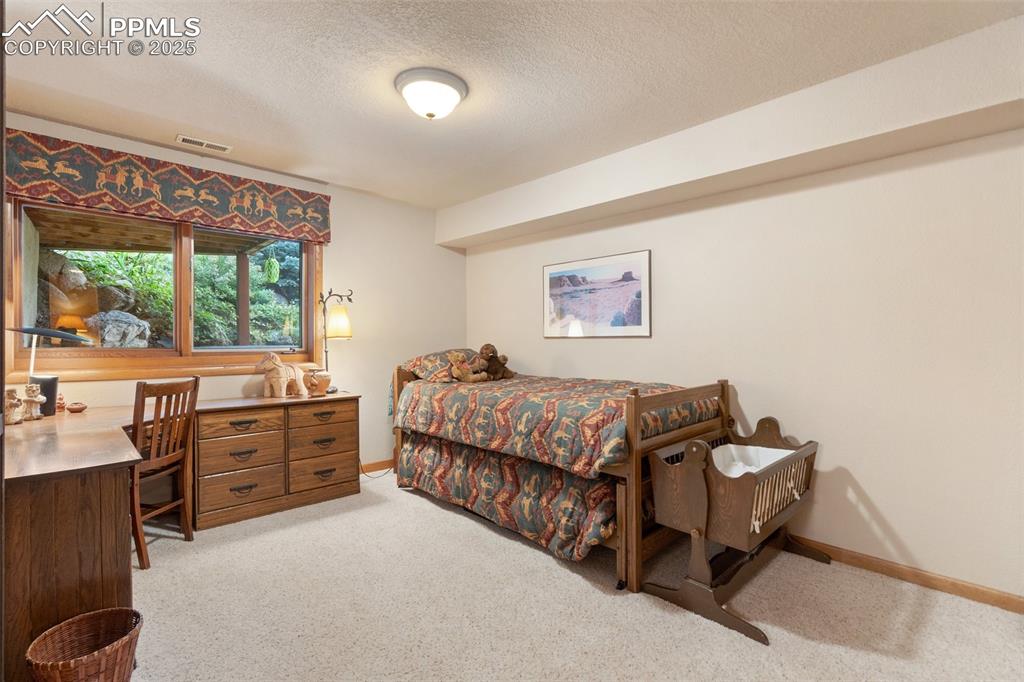 Image 34 of 49: Bedroom