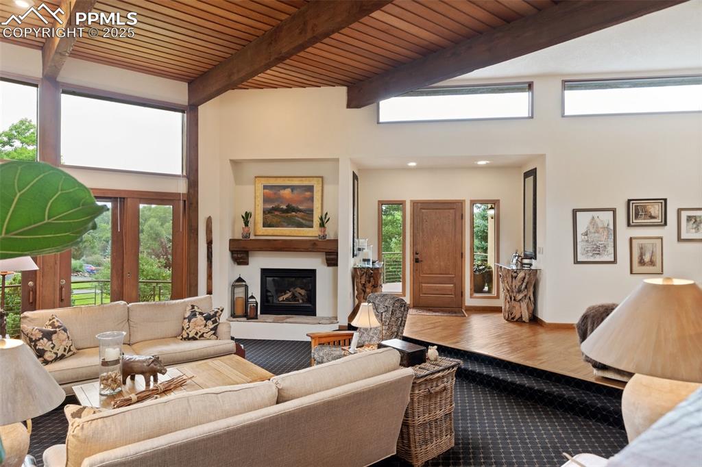 Image 6 of 49: Great Room