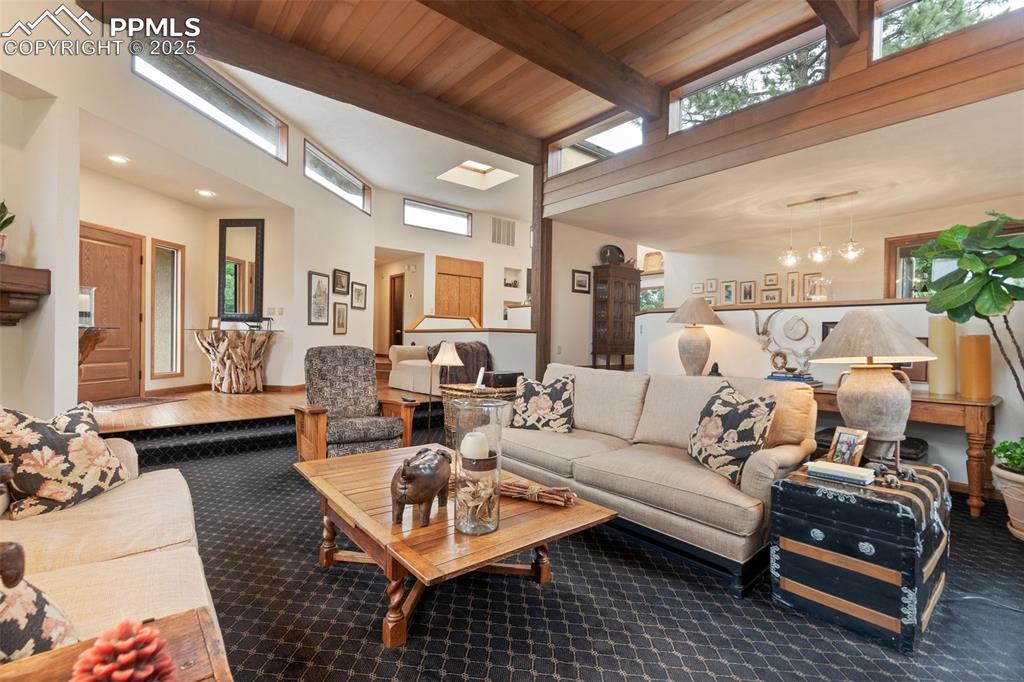 Image 9 of 49: Great Room
