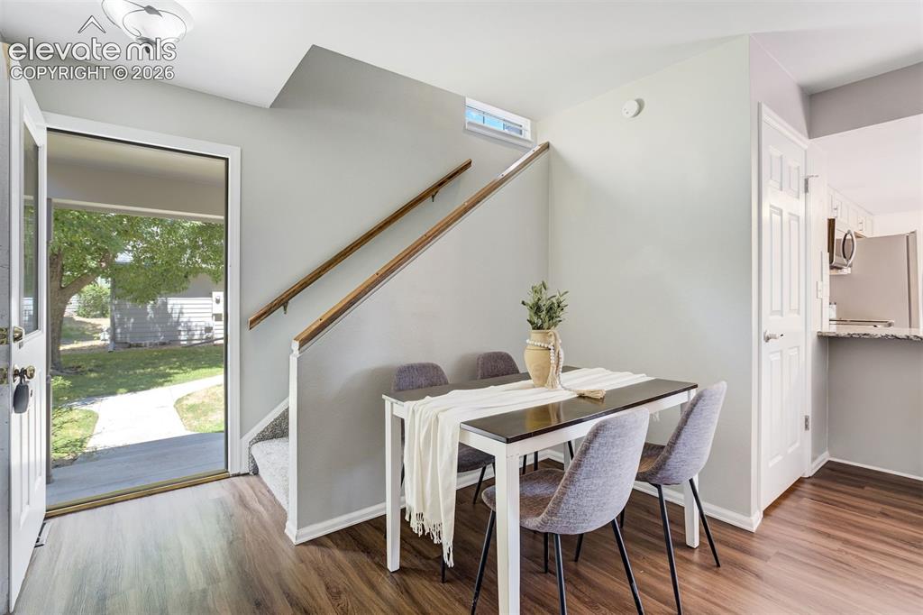 Image 13 of 48: Dining Area