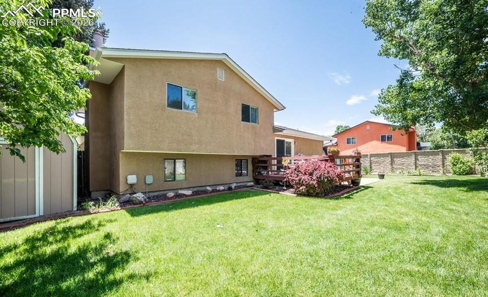 Image 28 of 32: Back of Structure