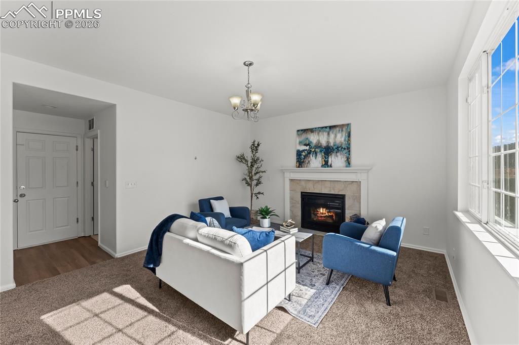 Image 11 of 25: Living Room