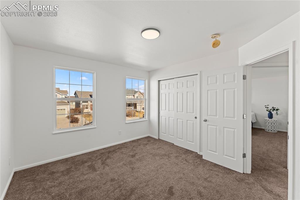 Image 17 of 25: Bedroom