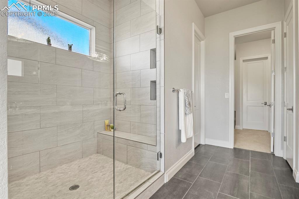 Image 25 of 50: Bathroom