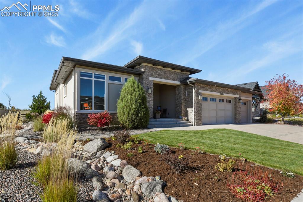 Image 3 of 50: Front of Structure