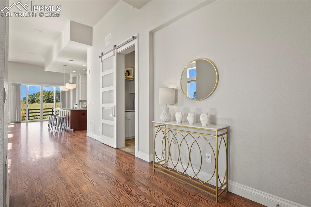 Image 8 of 50: Entry