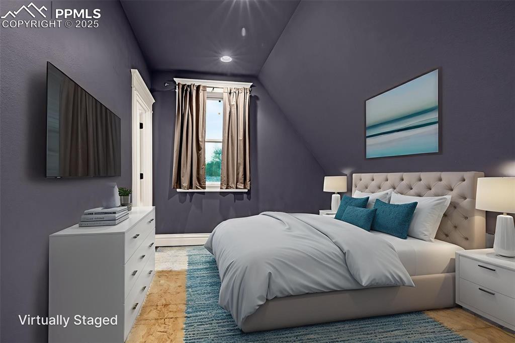 Image 22 of 45: Bedroom