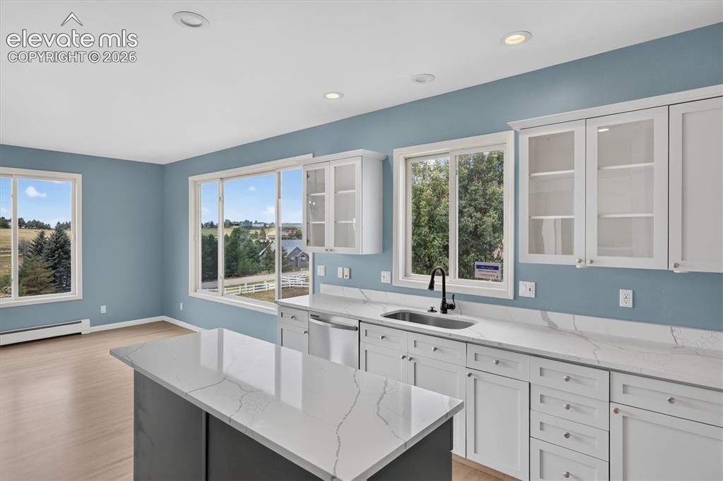 Image 10 of 43: Kitchen