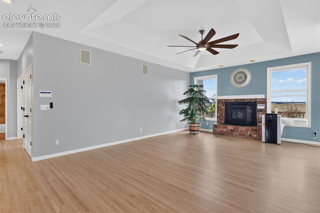 Image 5 of 43: Living Room