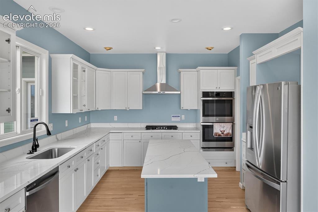 Image 9 of 43: Kitchen