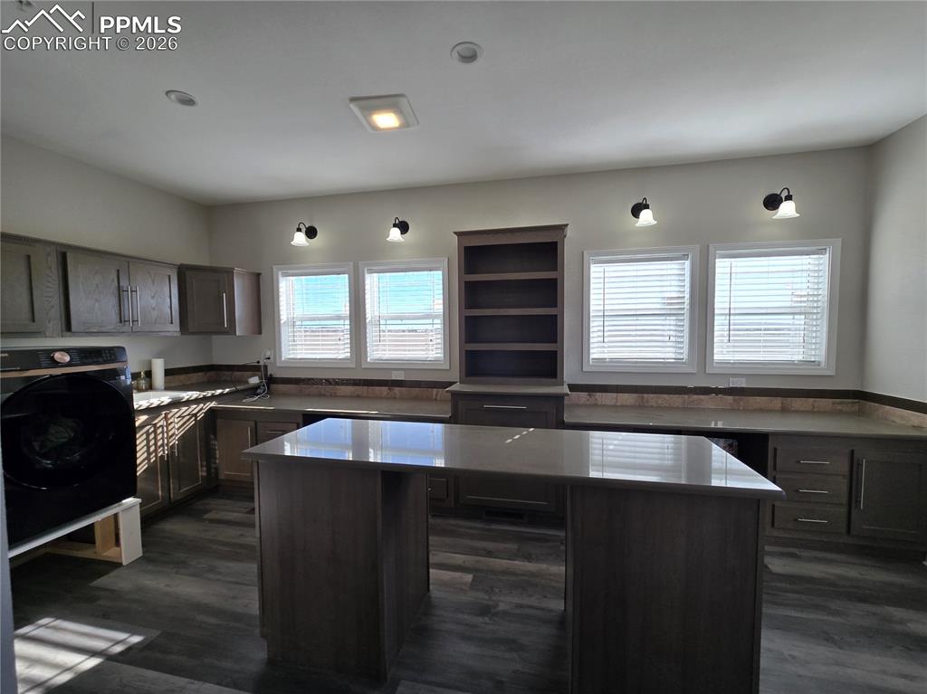 Image 10 of 17: Dream Laundry room 