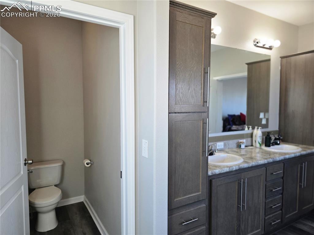 Image 6 of 9: Master Bathroom