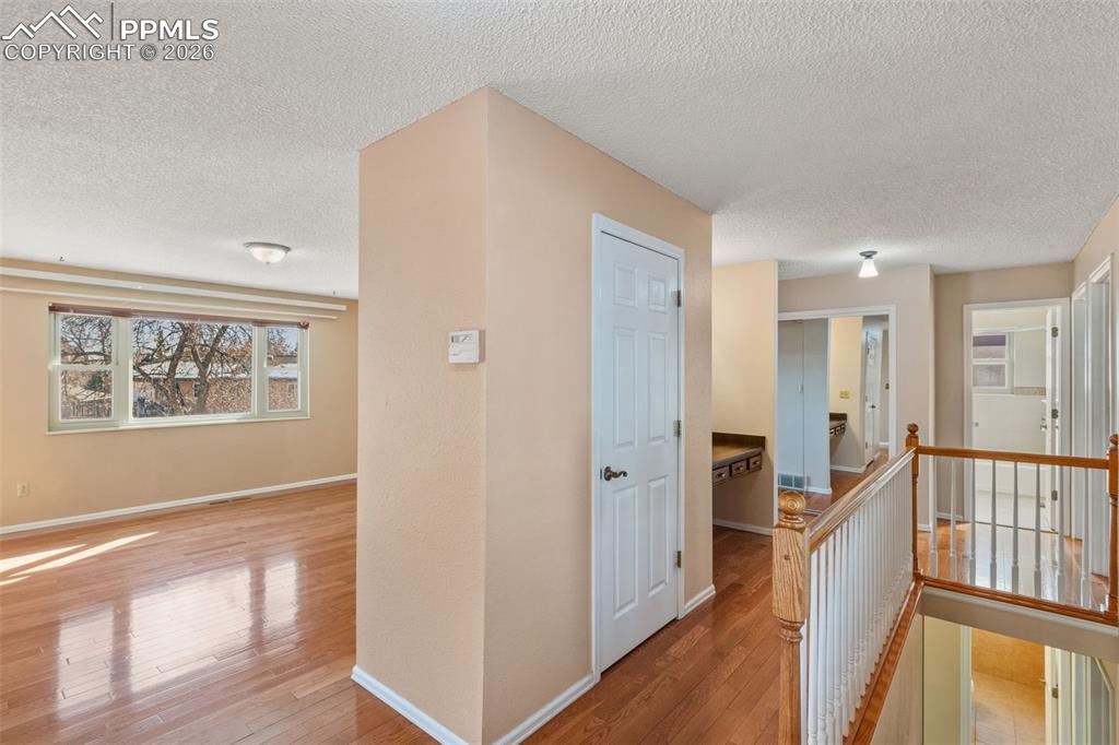 Image 5 of 50: Entry