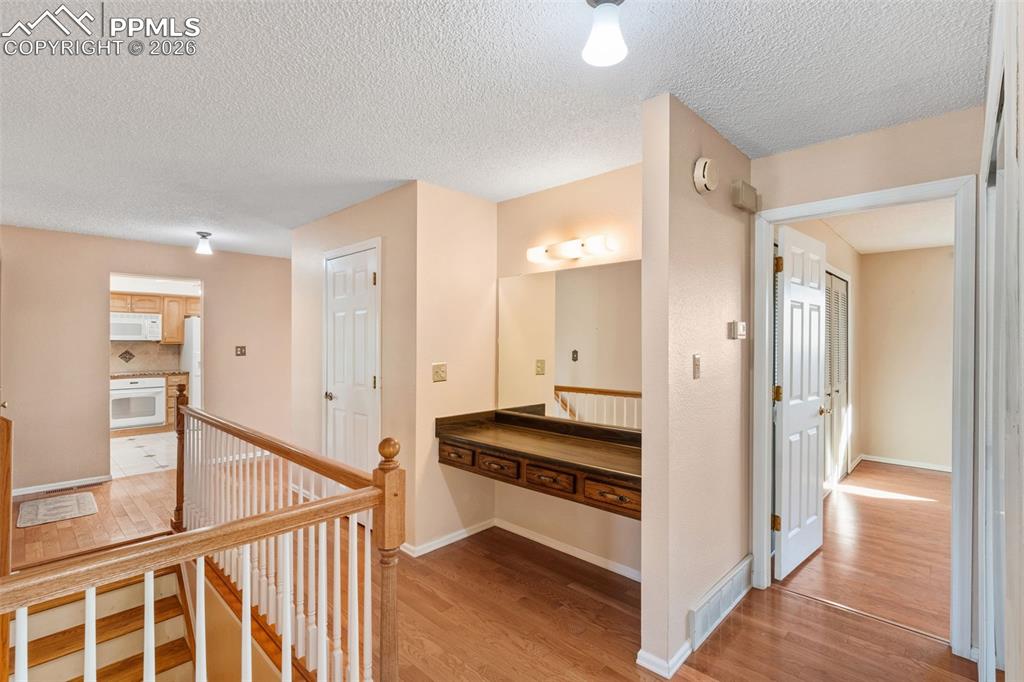 Image 6 of 50: Hallway