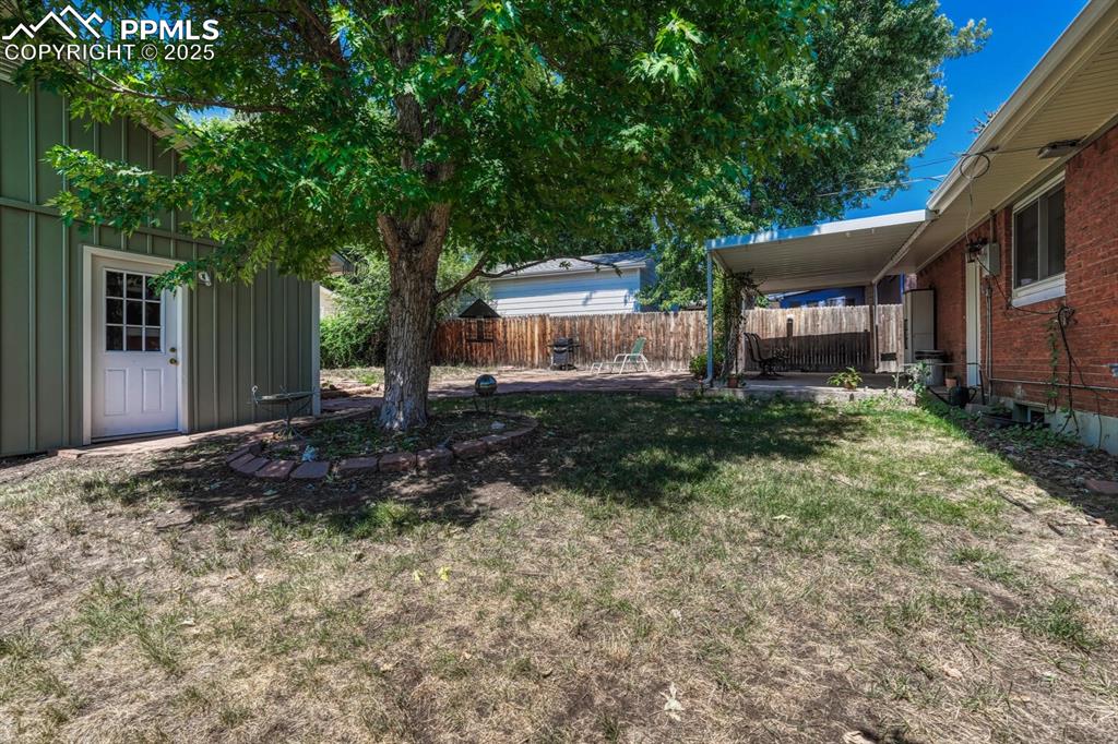 Image 31 of 38: View of yard