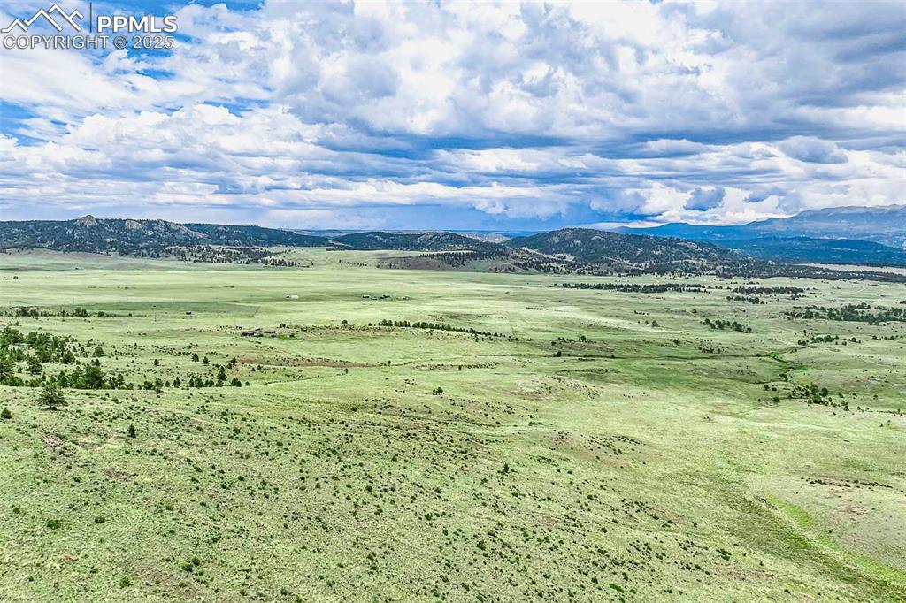 Image 27 of 50: View