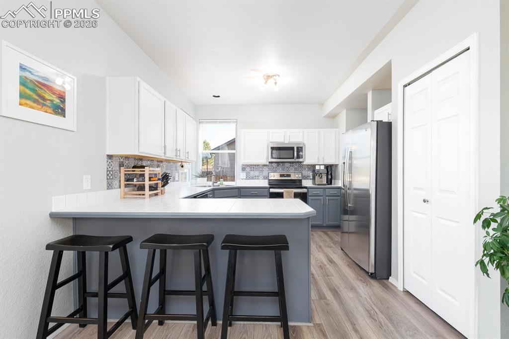 Image 15 of 50: Kitchen