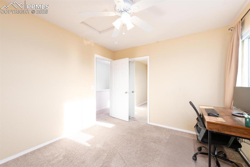 Image 26 of 50: Office