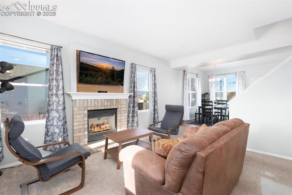 Image 6 of 50: Living Room