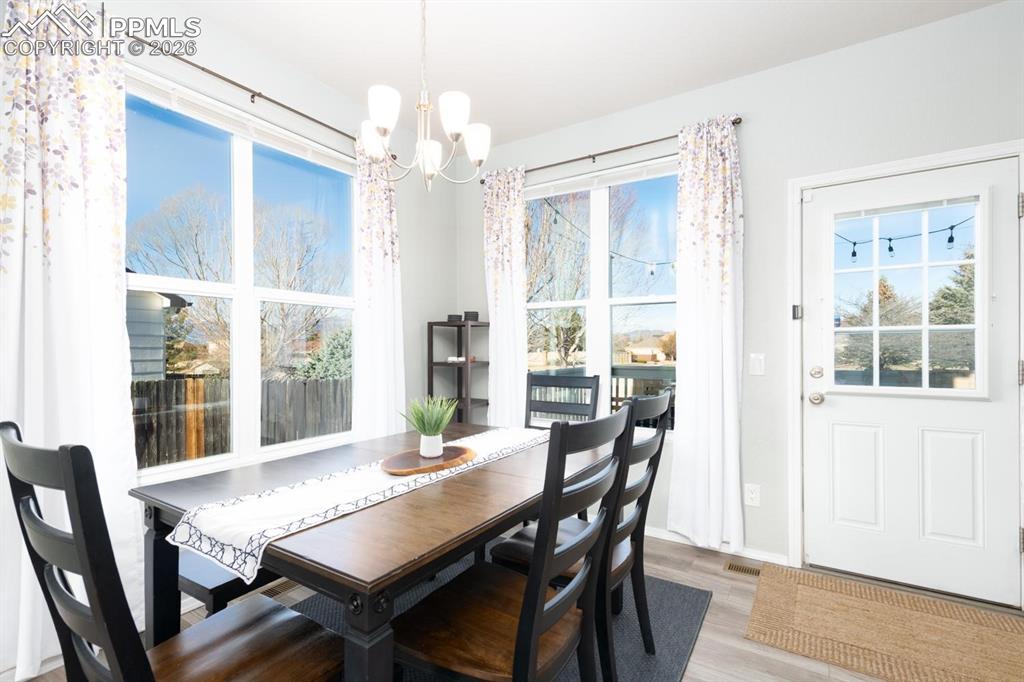 Image 9 of 50: Dining Area