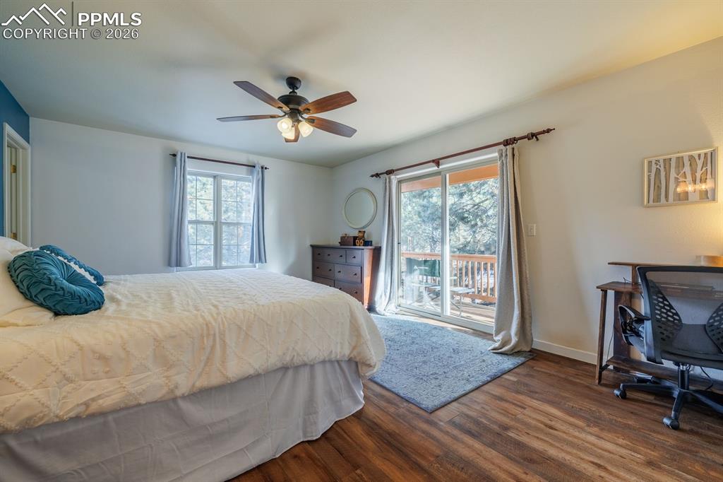 Image 13 of 30: Bedroom