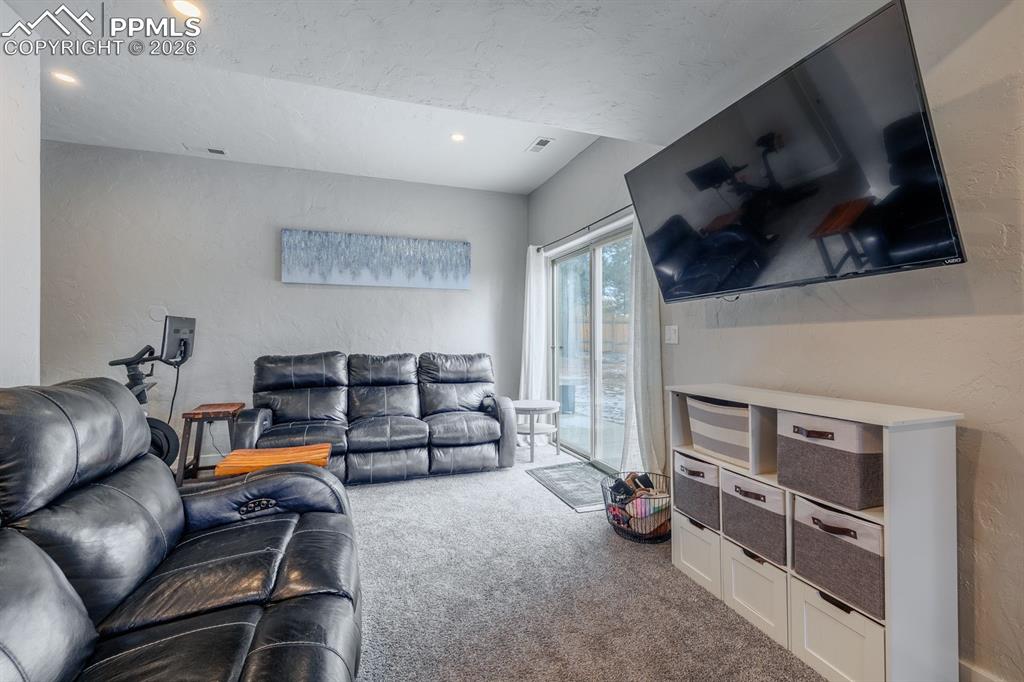 Image 25 of 30: Living Room