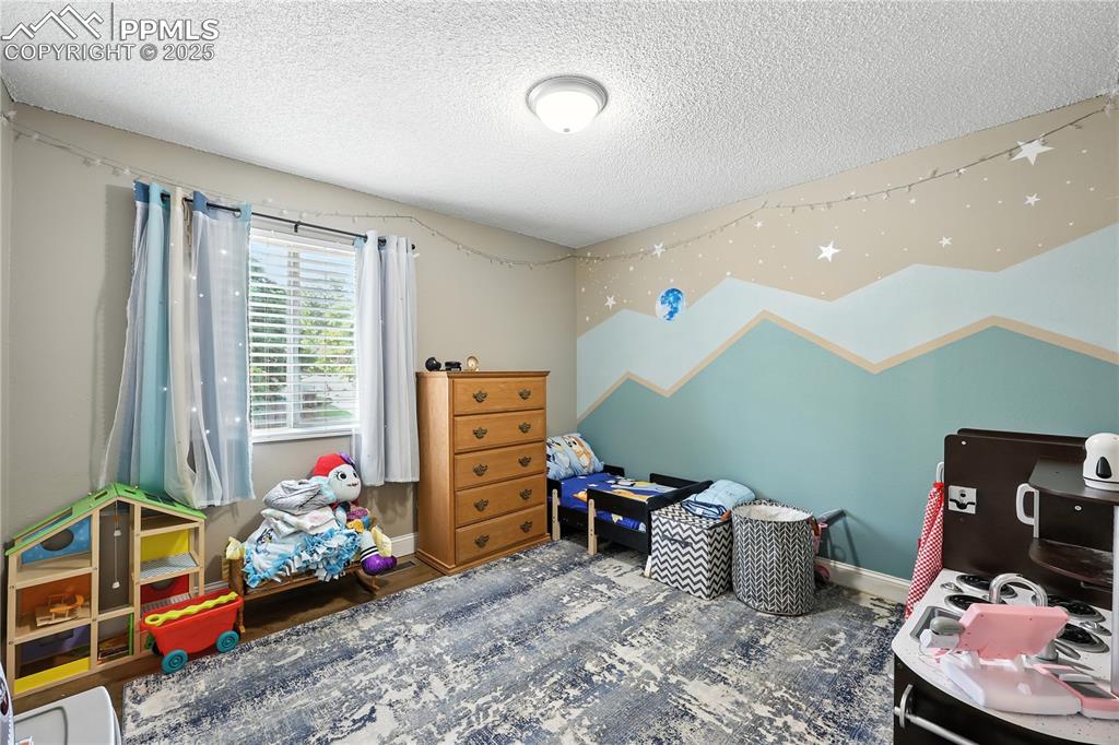 Image 19 of 40: Bedroom #2 upstairs