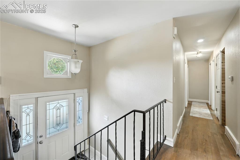 Image 21 of 40: Entry