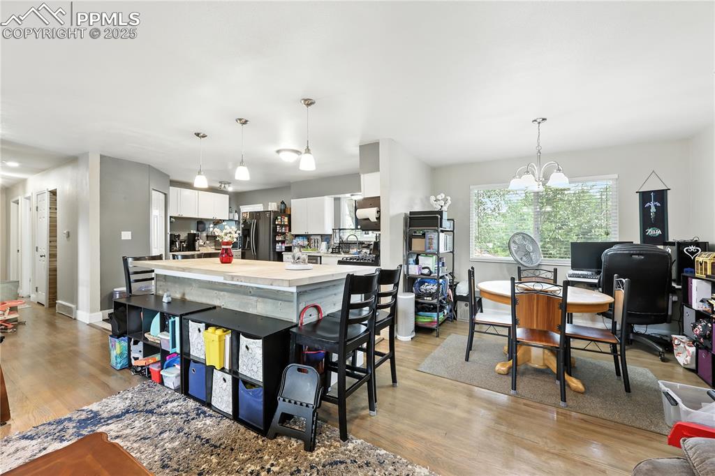 Image 3 of 40: Kitchen