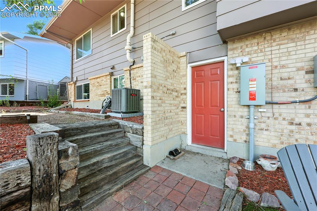 Image 36 of 40: Back of Structure