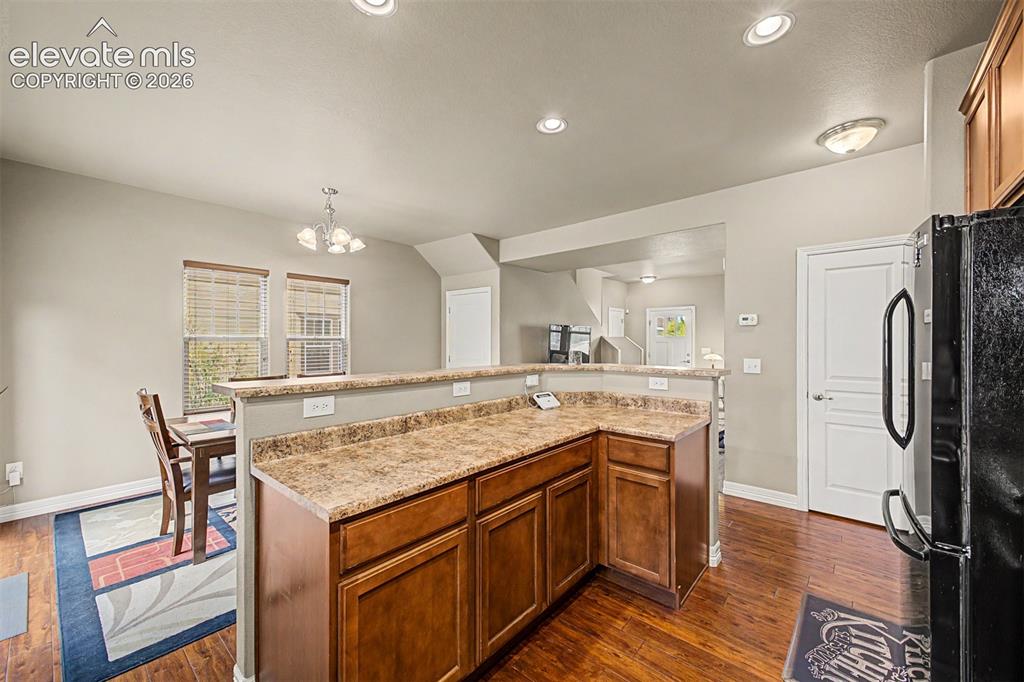 Image 14 of 35: Kitchen