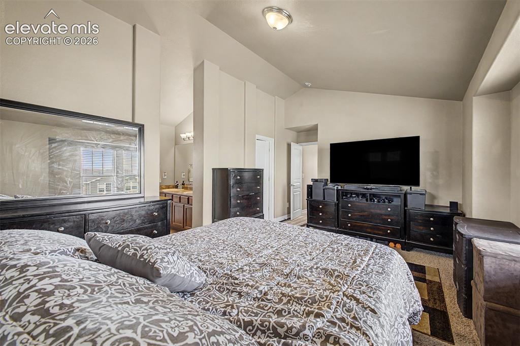 Image 19 of 35: Bedroom
