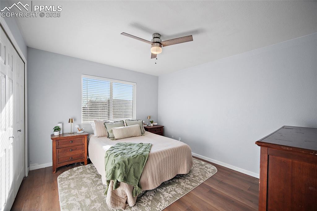 Image 16 of 35: Bedroom