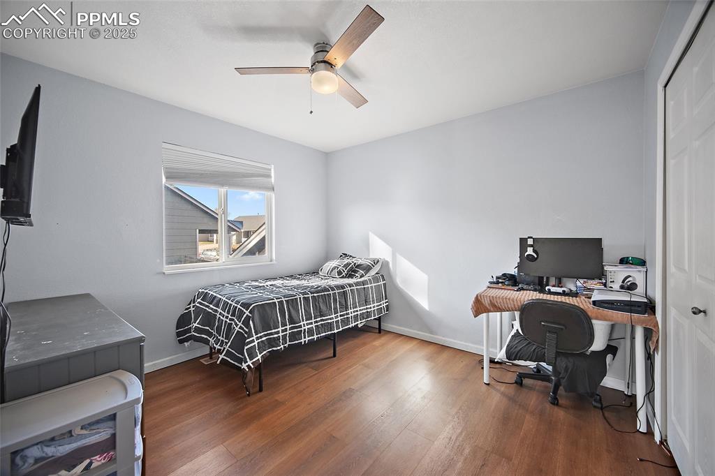 Image 21 of 35: Bedroom