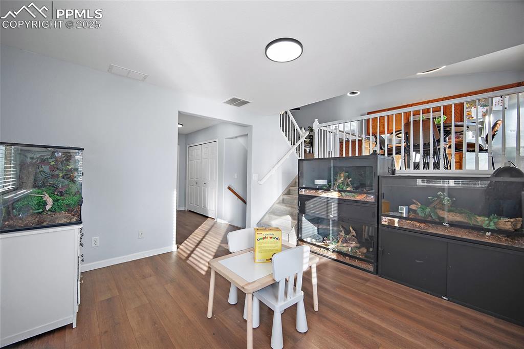 Image 24 of 35: Family Room