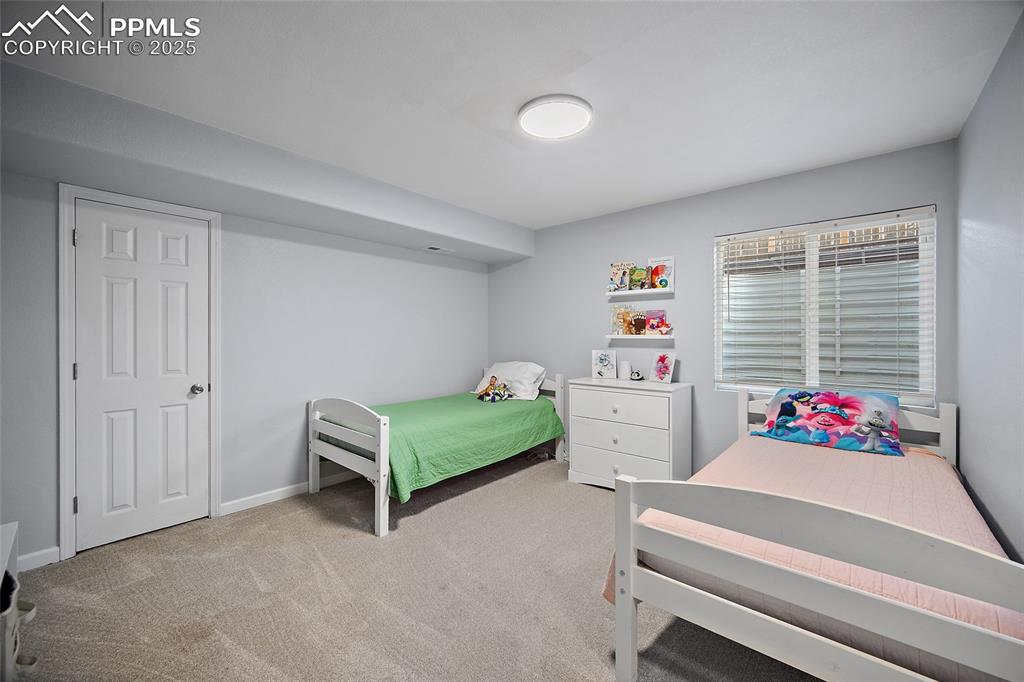 Image 26 of 35: Bedroom